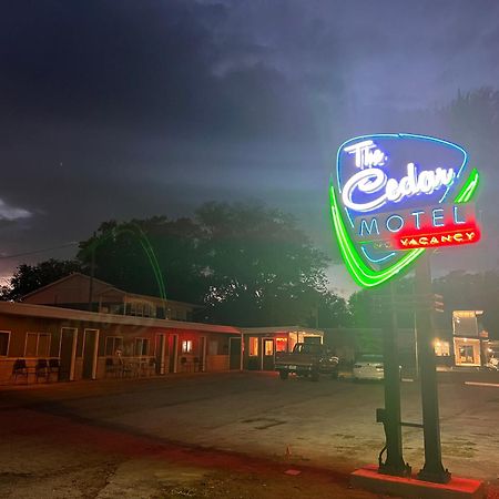 The Cedar Motel Sandusky Εξωτερικό φωτογραφία