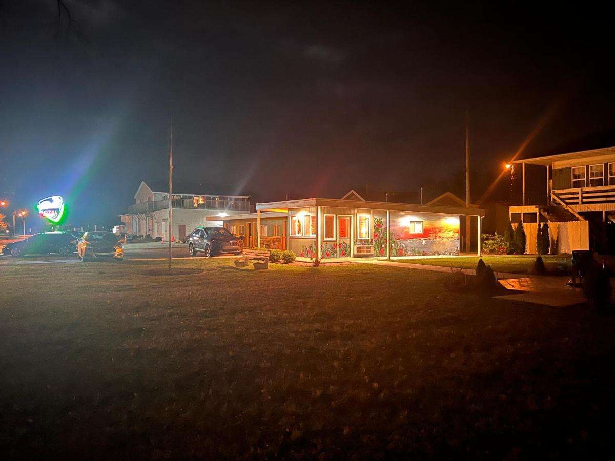 The Cedar Motel Sandusky Εξωτερικό φωτογραφία